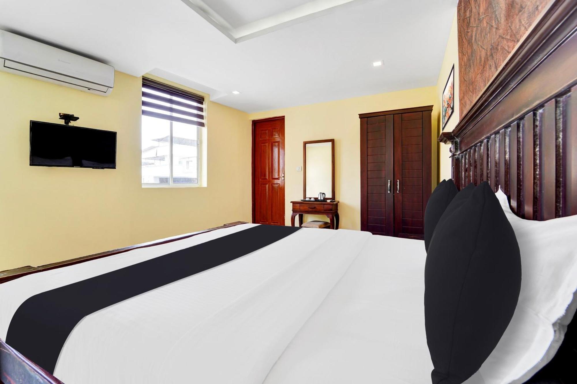 Hotel Super Townhouse Ernakulam North Kochi Esterno foto