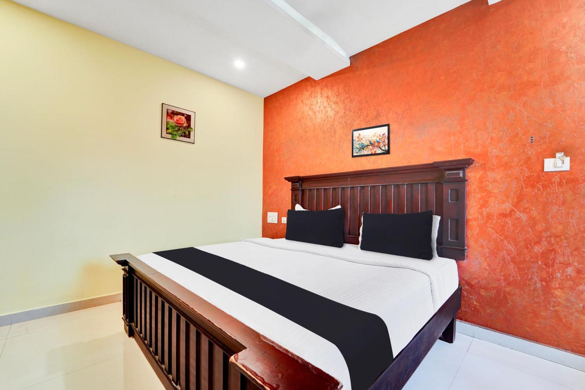 Hotel Super Townhouse Ernakulam North Kochi Esterno foto