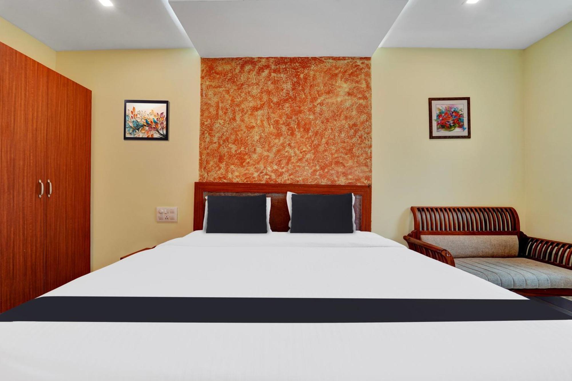 Hotel Super Townhouse Ernakulam North Kochi Esterno foto