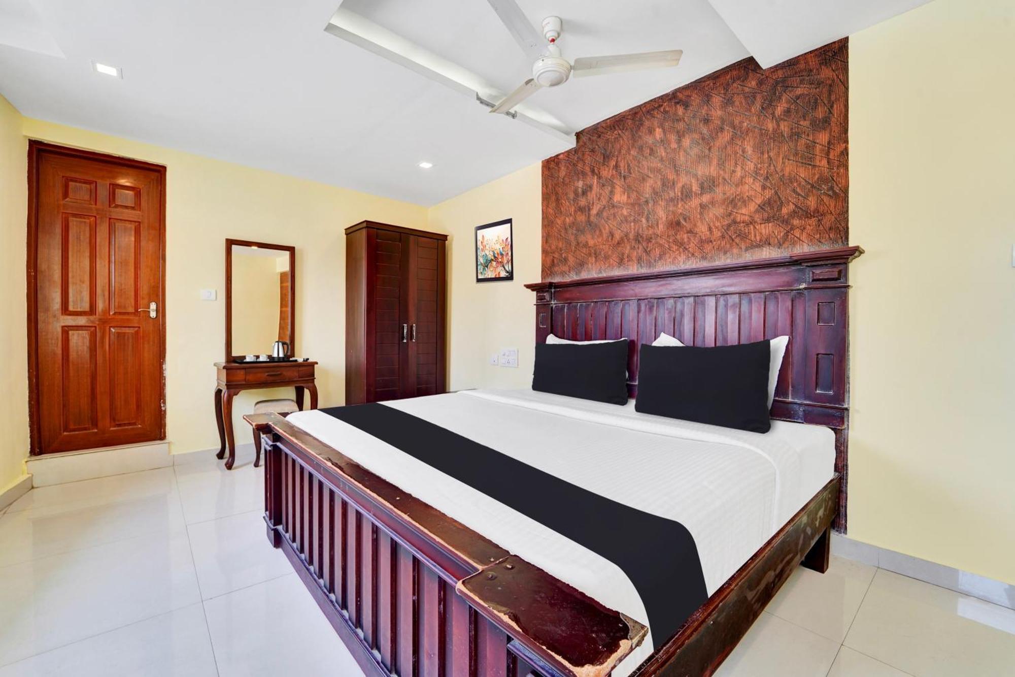 Hotel Super Townhouse Ernakulam North Kochi Esterno foto