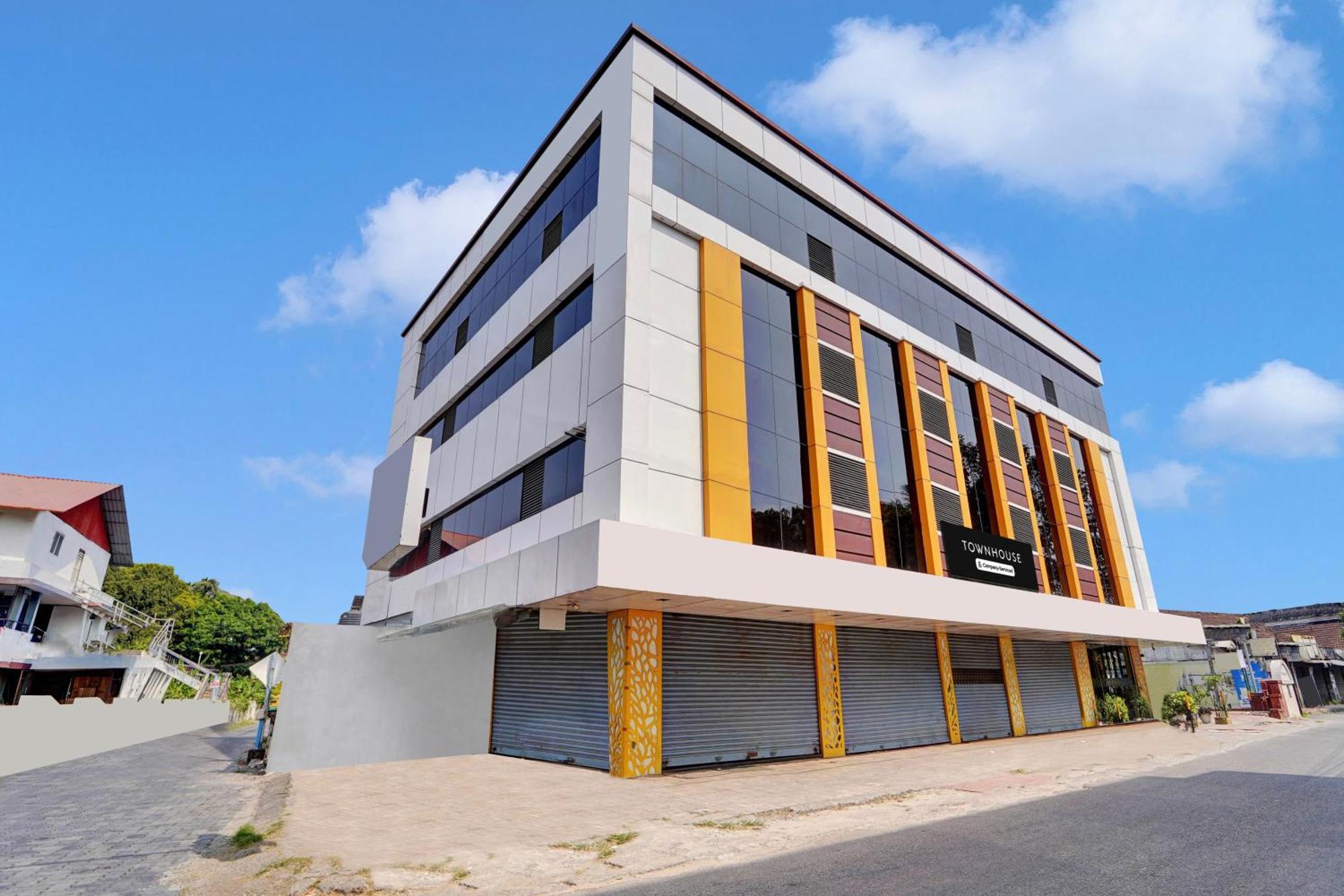 Hotel Super Townhouse Ernakulam North Kochi Esterno foto